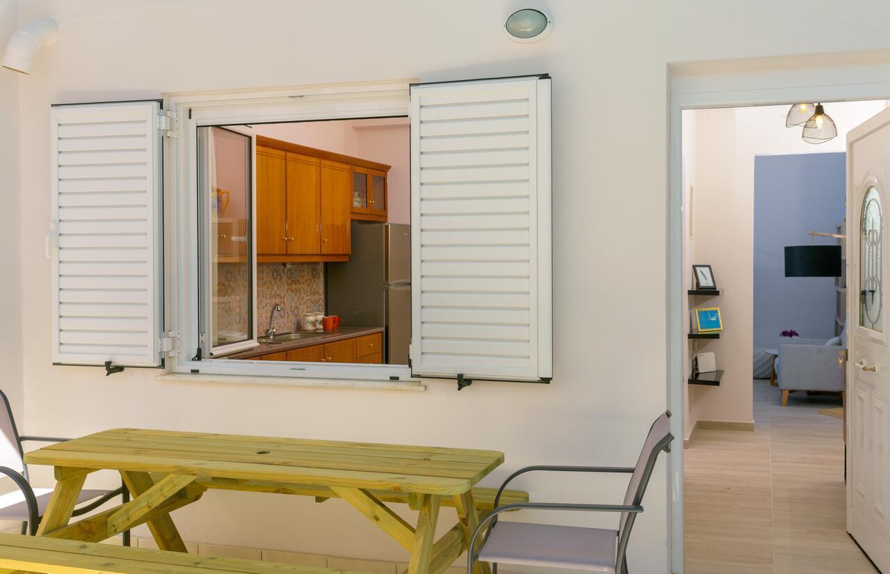 אלונדה Margarita'S Seafront Luxury Apartment מראה חיצוני תמונה