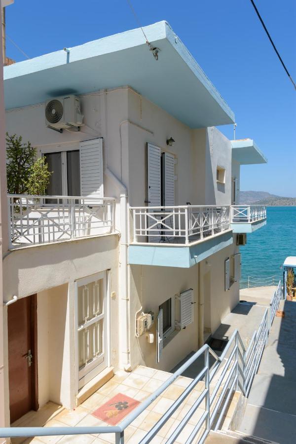 אלונדה Margarita'S Seafront Luxury Apartment מראה חיצוני תמונה