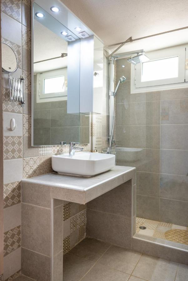 אלונדה Margarita'S Seafront Luxury Apartment מראה חיצוני תמונה